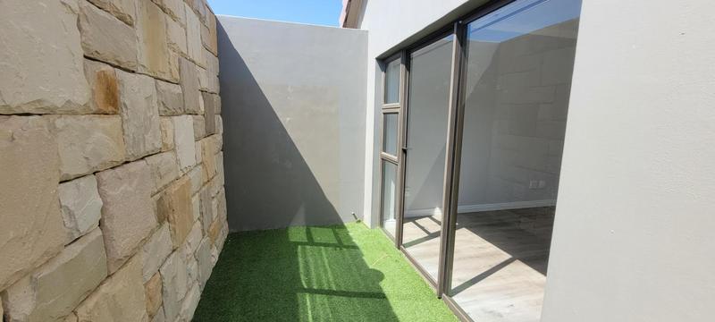 To Let 3 Bedroom Property for Rent in Paradise Coast Western Cape